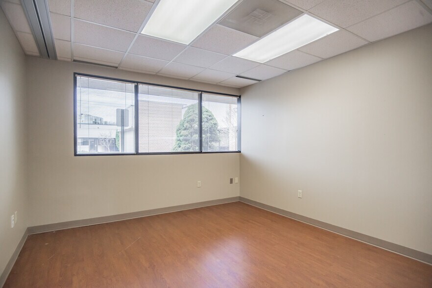 More Photos Of 1905 American Way, Kingsport Medical For Lease