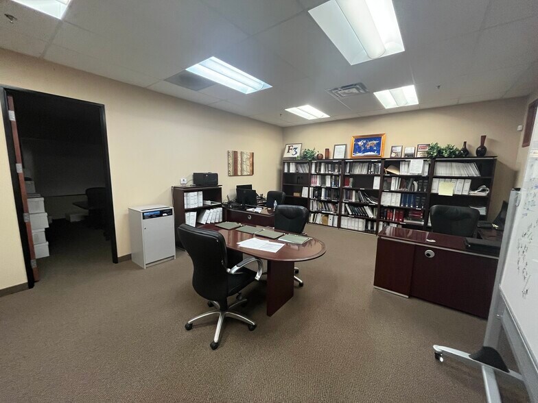 More Photos Of 10565 N 114th St, Scottsdale Office For Lease