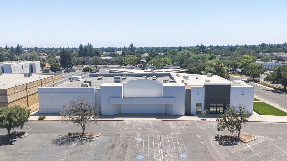 More Photos Of 635 Fairfield Dr, Merced Movie Theatre For Sale