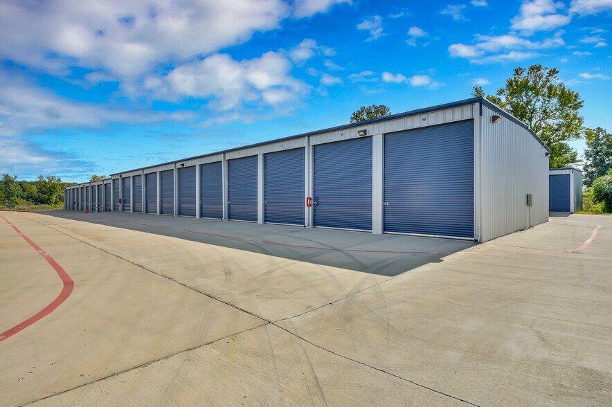 More Photos Of 36522 Coleman Rd, Magnolia Self Storage For Sale