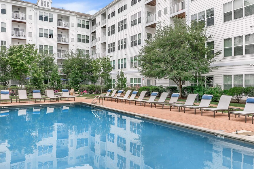 More Photos Of 515 West Ave, Norwalk Unknown For Lease