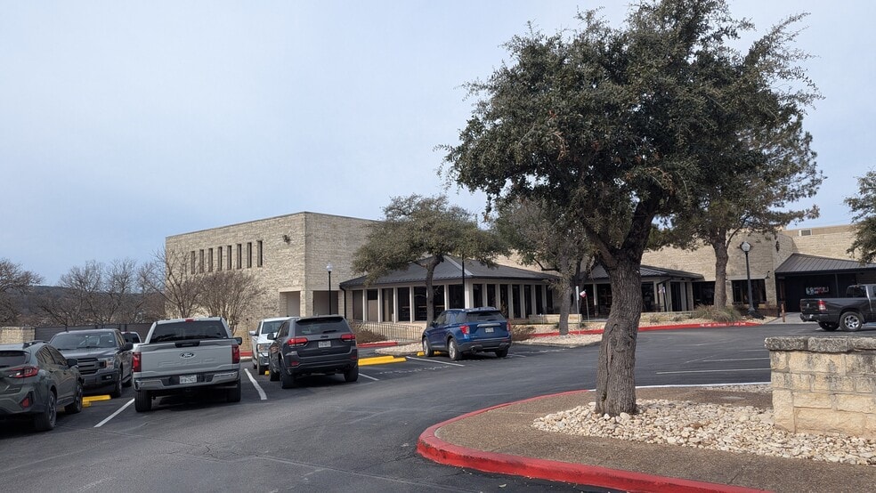 More Photos Of 741 Water St, Kerrville Loft Creative Space For Lease