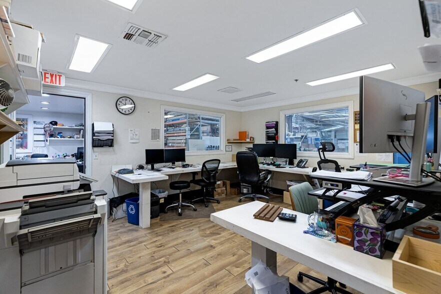 More Photos Of 2605 W 1st St, Tempe Warehouse For Sale