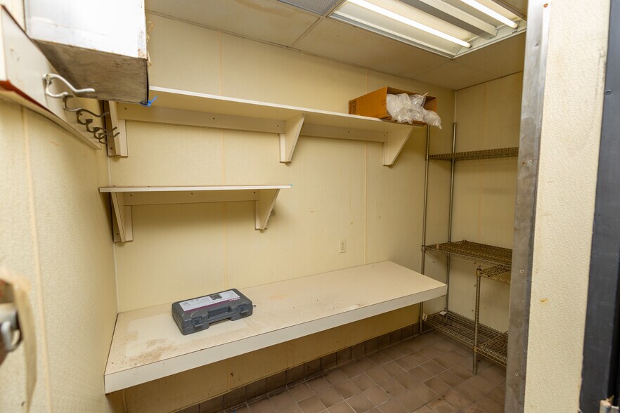 More Photos Of 1403 W 8th St, Wellington Fast Food For Sale