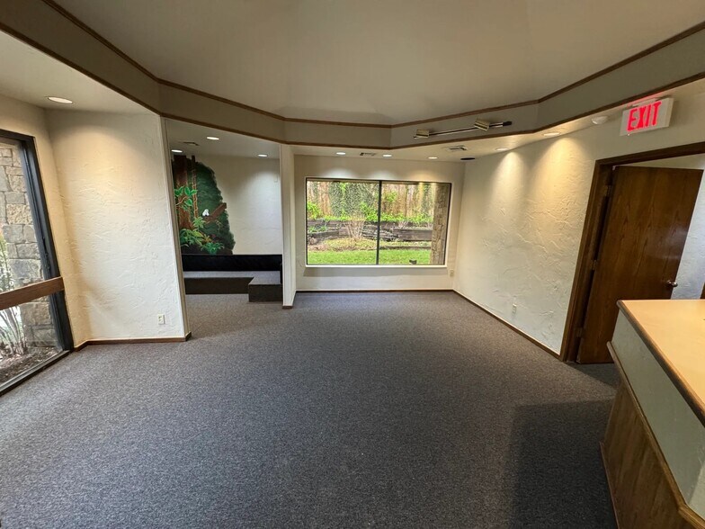 More Photos Of 216 E 10th Street Plz, Edmond Medical For Lease