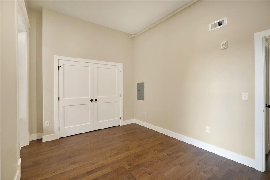 More Photos Of 241 S 5th St, Reading Apartments For Sale