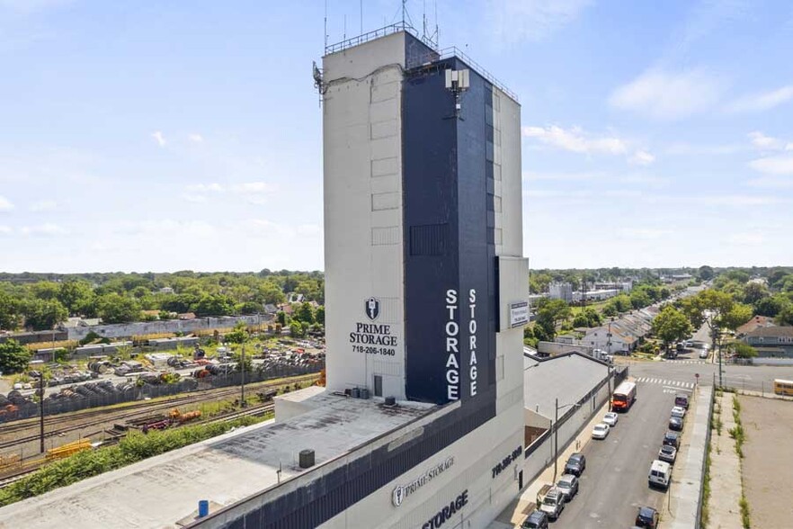 Primary Photo Of 109-09 180th St, Jamaica Self Storage For Lease