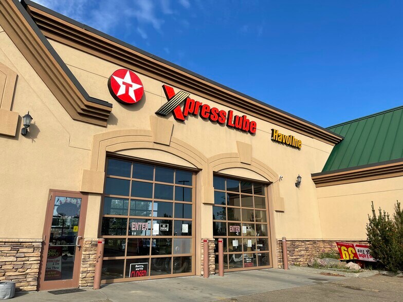 More Photos Of 411 Airport Rd E, Leduc County Storefront For Lease