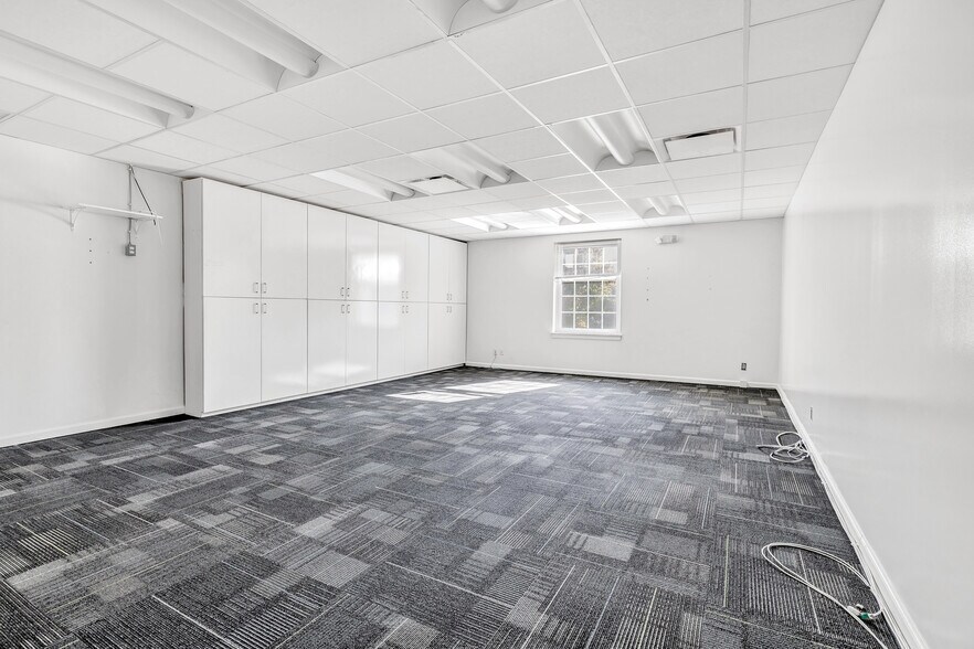 More Photos Of 450 Monroe Tpke, Monroe Unknown For Lease