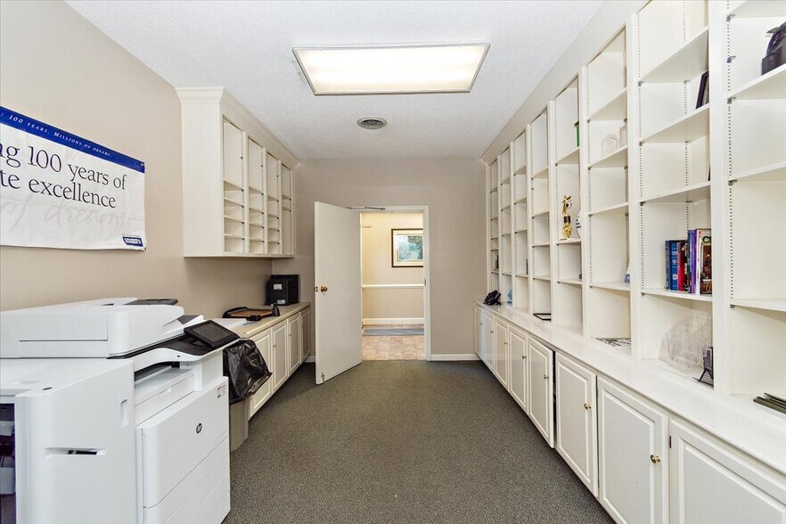 More Photos Of 1980 Old Fort Pky, Murfreesboro Office For Lease