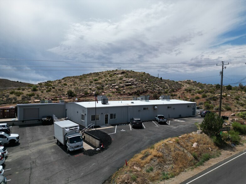 More Photos Of 590 N Main St, Leeds Manufacturing For Sale