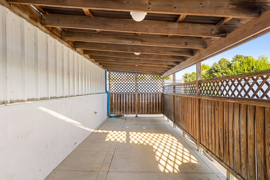 More Photos Of 3537 W Two Mile House Rd, Columbus General Retail For Lease