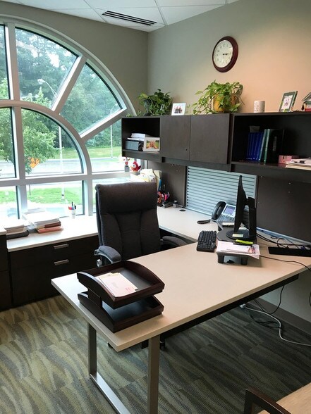 More Photos Of 370 Knollwood St, Winston-Salem Office For Lease
