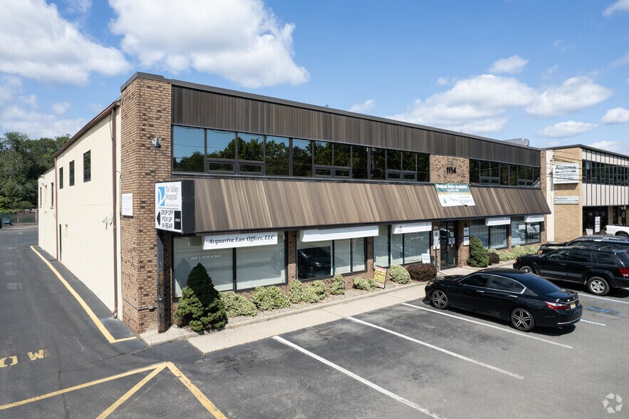 More Photos Of 1114 Goffle Rd, Hawthorne Medical For Lease