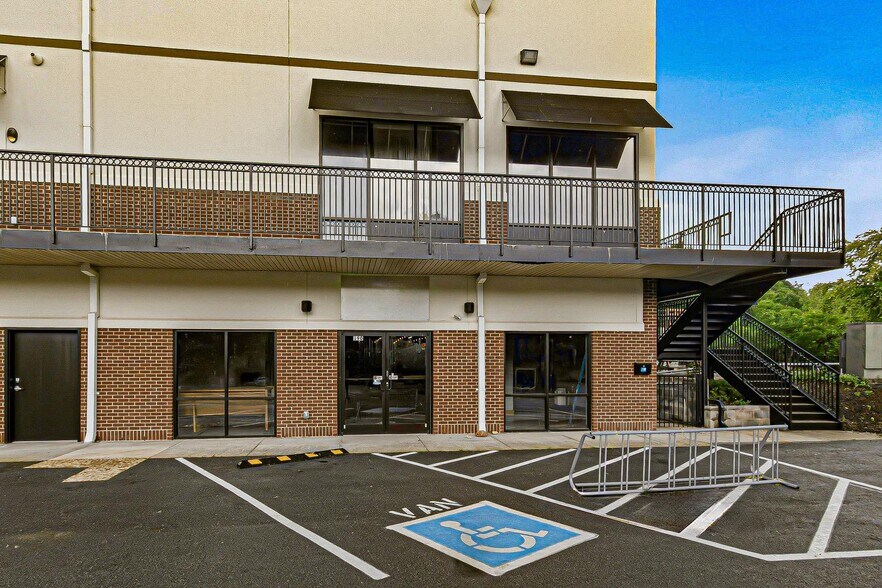 More Photos Of 1880 N Eastman Rd, Kingsport Unknown For Lease