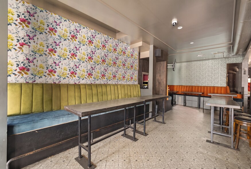More Photos Of 141-143 N La Brea Ave, Los Angeles Restaurant For Sale