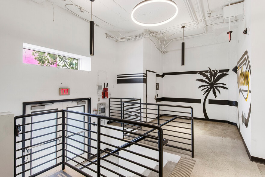 More Photos Of 1026 S Santa Fe Ave, Los Angeles Loft Creative Space For Lease