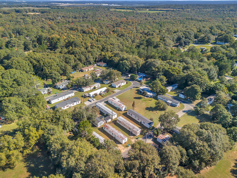 Primary Photo Of 110 Deborah Dr, Warner Robins Manufactured Housing Mobile Home Park For Sale