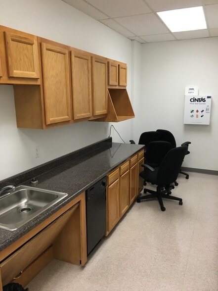 More Photos Of 16770 Imperial Valley Dr, Houston Office For Lease