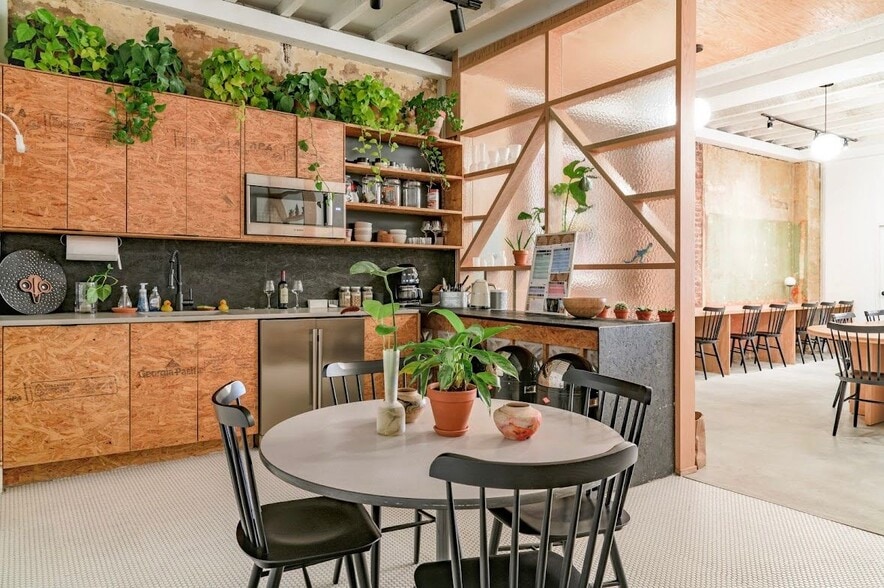 More Photos Of 786 Knickerbocker Ave, Brooklyn Storefront Retail Residential For Lease