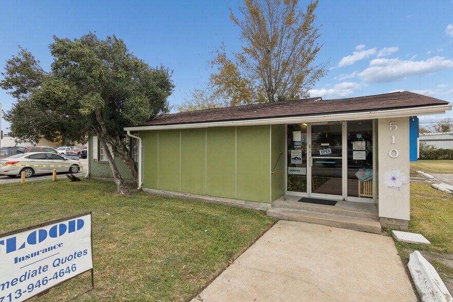 More Photos Of 510 College Ave, South Houston Office For Sale