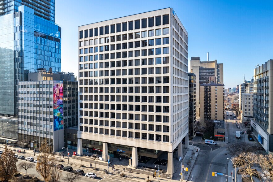 Primary Photo Of 522 University Ave, Toronto Office For Lease