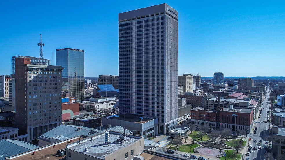 More Photos Of 500 W Jefferson St, Louisville Office For Lease