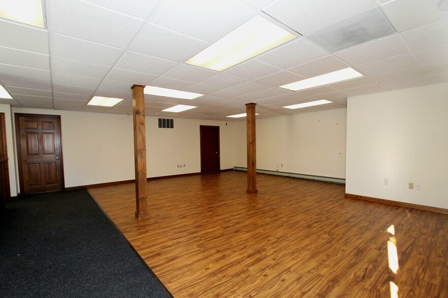 More Photos Of 9 Old Westminster Rd, Hubbardston Warehouse For Sale