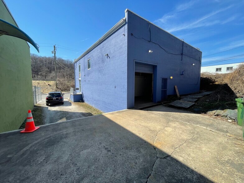 More Photos Of 3539 Clipper Mill Rd, Baltimore Warehouse For Sale