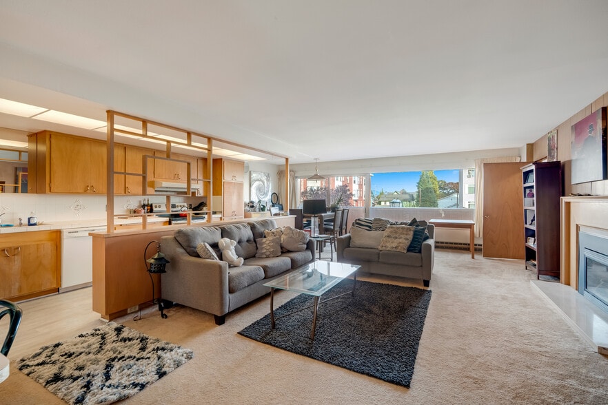 More Photos Of 2510-2512 Colby Ave, Everett Storefront Retail Office For Sale