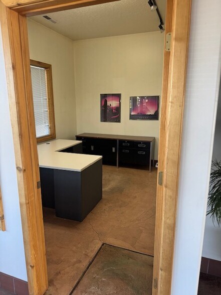 More Photos Of 3312 Wall Ave, Ogden Auto Dealership For Lease