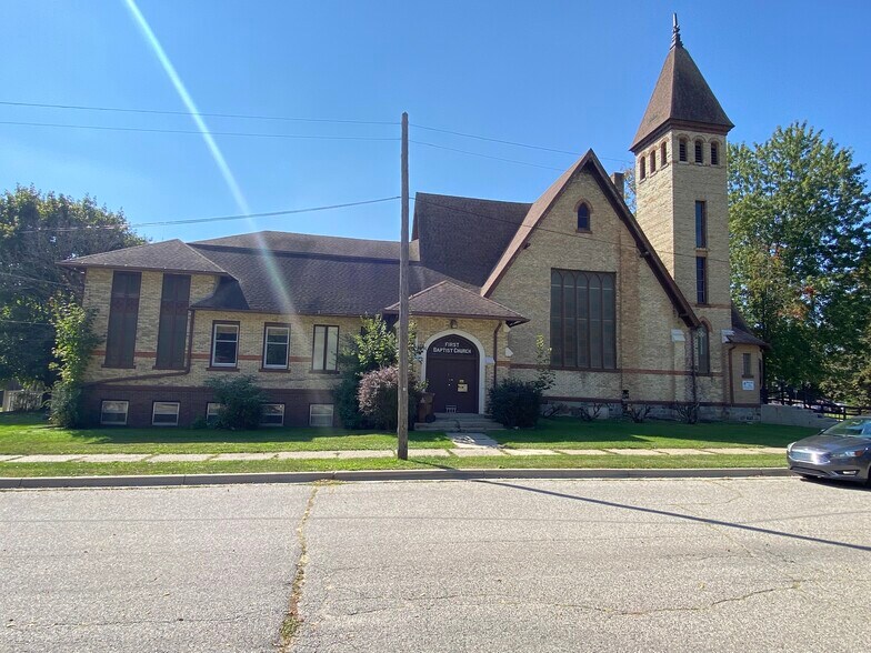 More Photos Of 534 N State St, Alma Religious Facility For Sale
