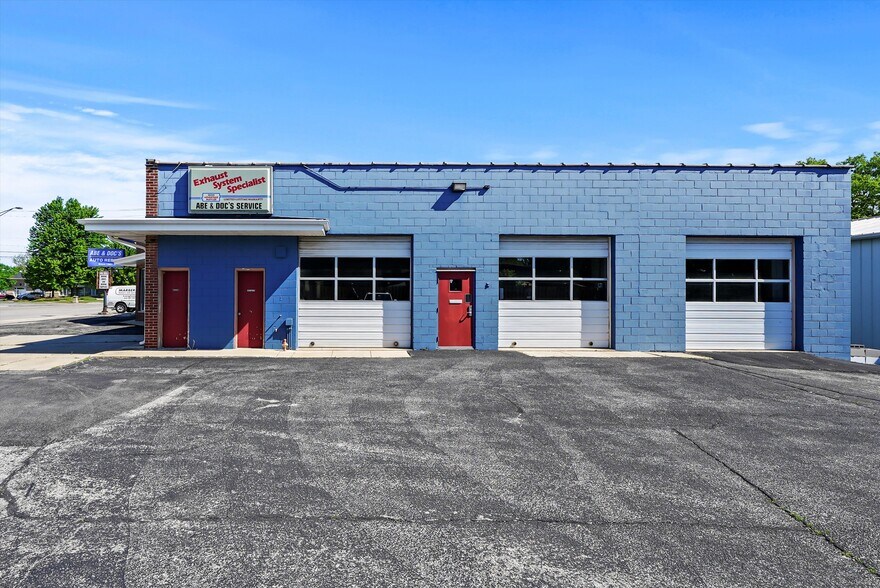 More Photos Of 108 S Batavia Ave, Batavia Auto Repair For Sale
