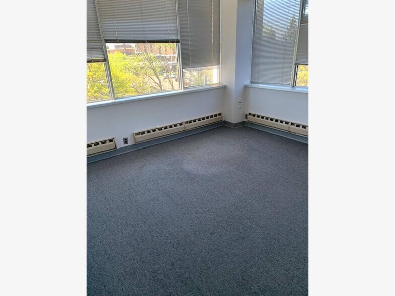 More Photos Of 2 Lincoln Hwy, Edison Medical For Sale