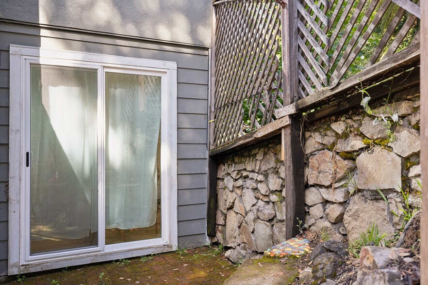 More Photos Of 250 Red Hill Ave, San Anselmo Apartments For Sale