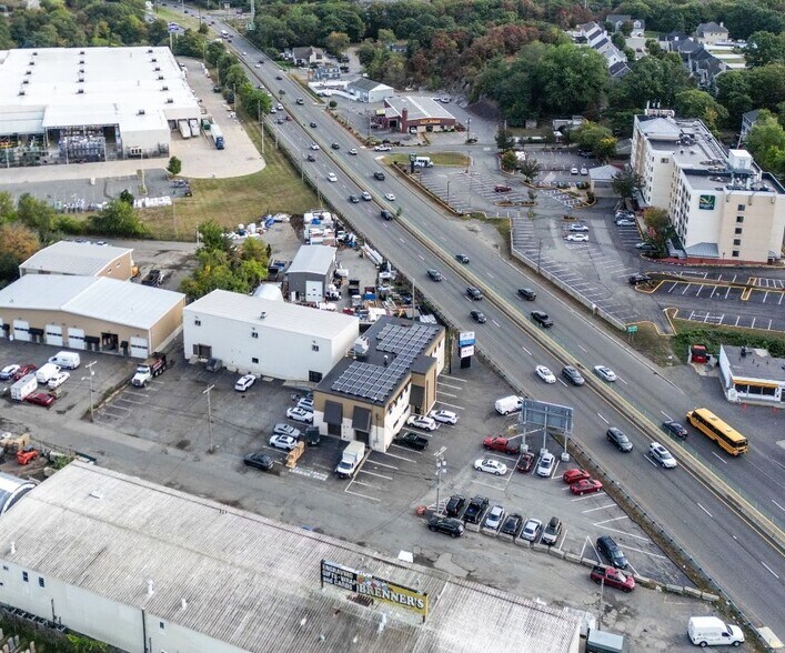 More Photos Of 28-32 Osprey Rd, Saugus Light Distribution For Lease