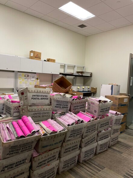 More Photos Of 49 W Maryland St, Indianapolis General Retail For Lease