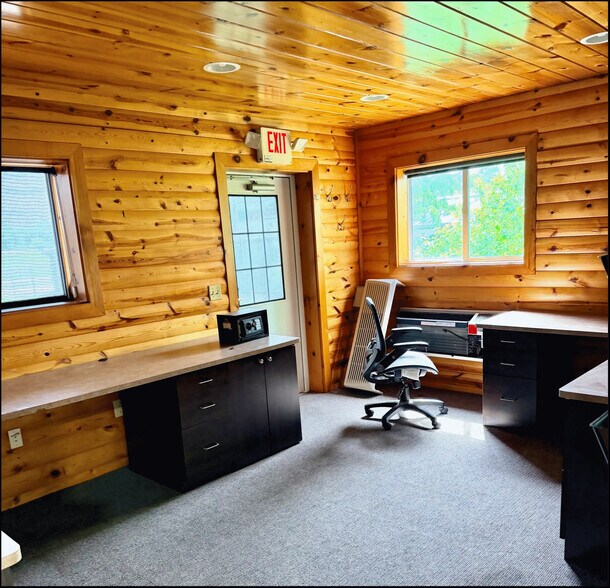 More Photos Of S66W19444 Tans Dr, Muskego Distribution For Sale