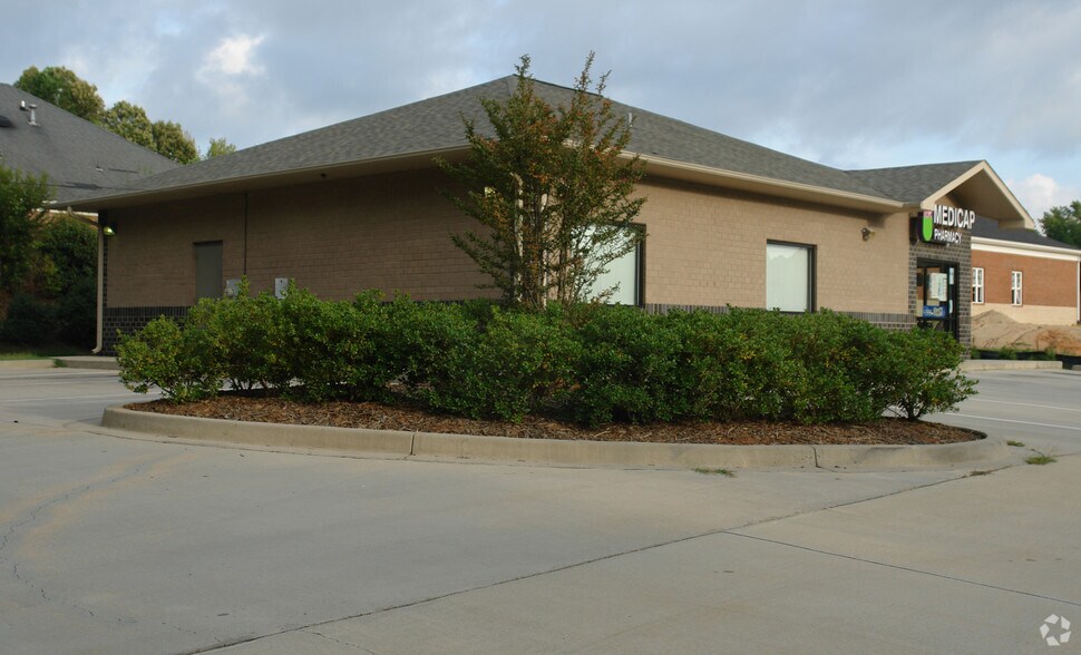 More Photos Of 1120 Creekside Medical Dr, York General Retail For Sale