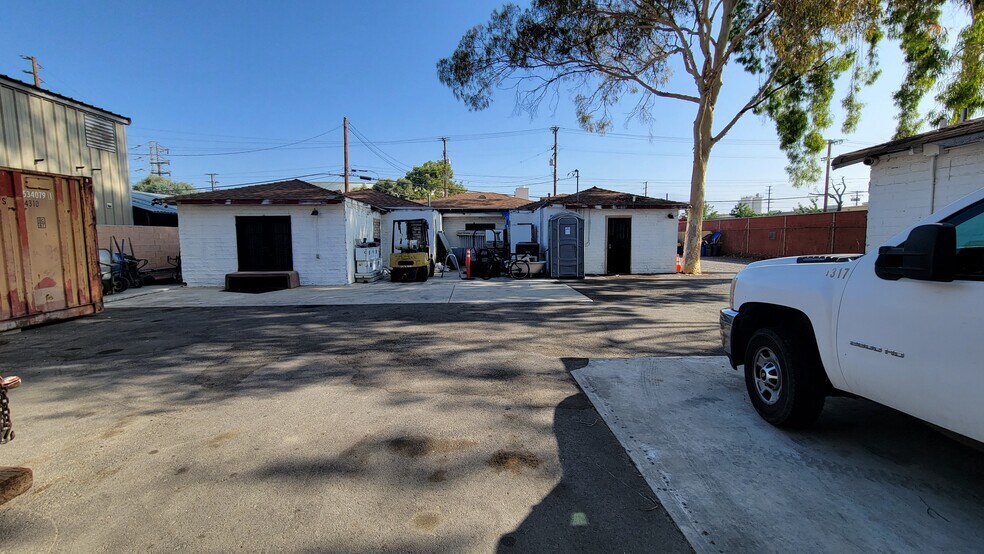 More Photos Of 1580 W 2nd St, Pomona Land For Lease