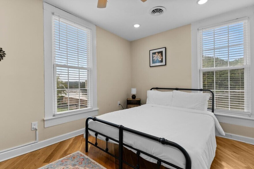 More Photos Of 509 W Main St, Fries Hotel For Sale