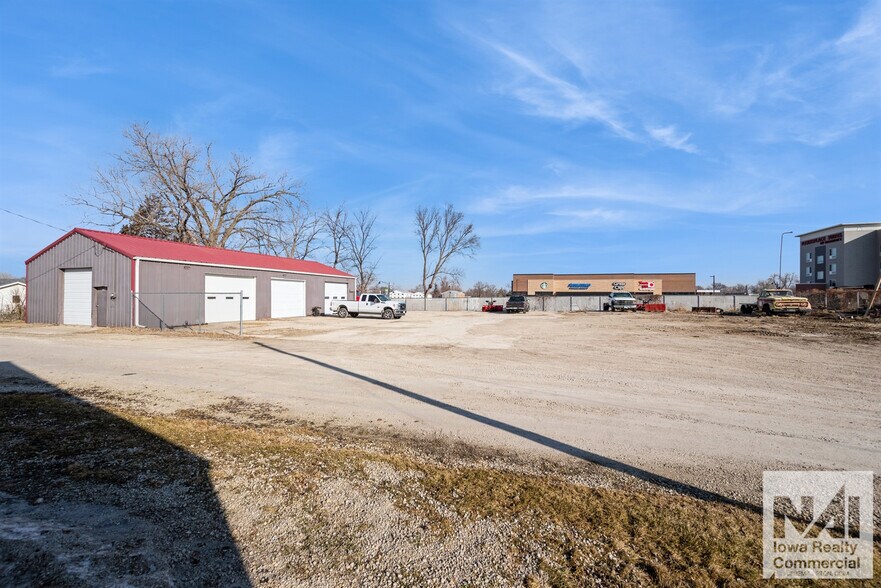More Photos Of 2706 5th Ave, Marion Industrial For Sale