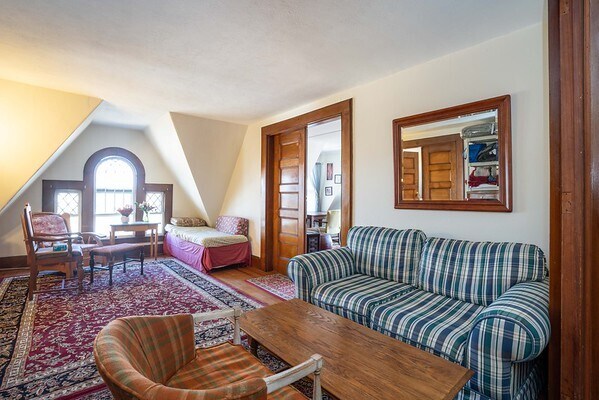 More Photos Of 31 S Highland St, West Hartford Apartments For Sale