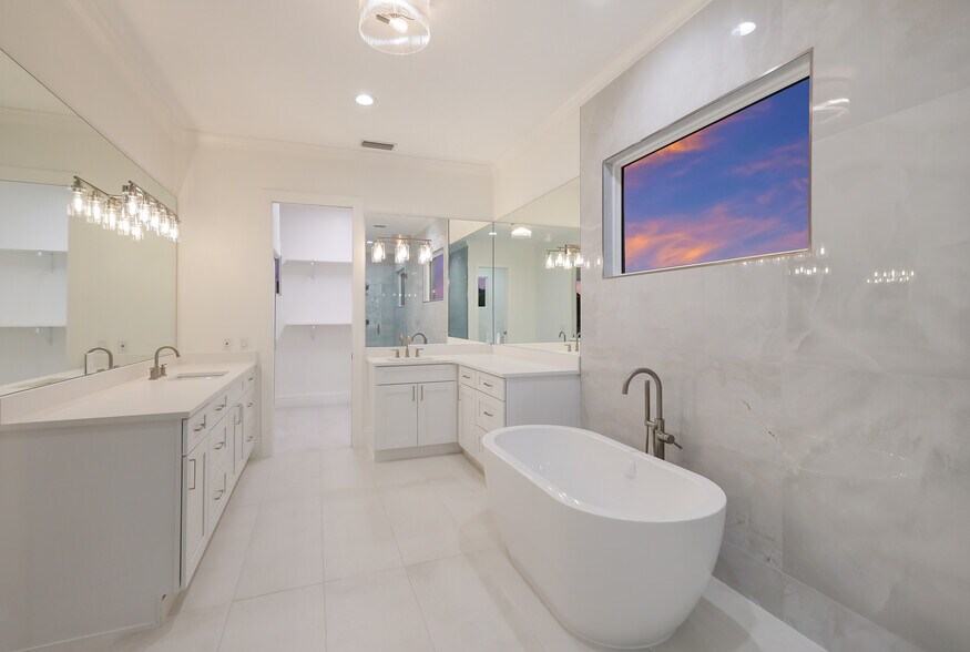 More Photos Of 1718 Bay St, Sarasota Specialty For Sale