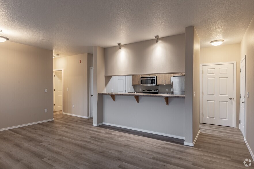 More Photos Of 188 NW 3rd St, Gresham Apartments For Lease