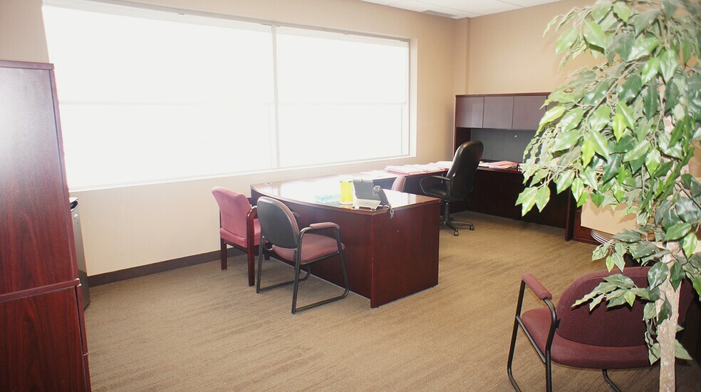 More Photos Of 9 Chippewa Rd, Sherwood Park Office For Lease