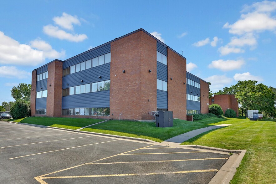 More Photos Of 3570 Lexington Ave N, Shoreview Office For Sale