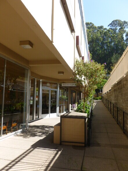 More Photos Of 1955-1969 Mountain Blvd, Oakland Storefront Retail Office For Lease