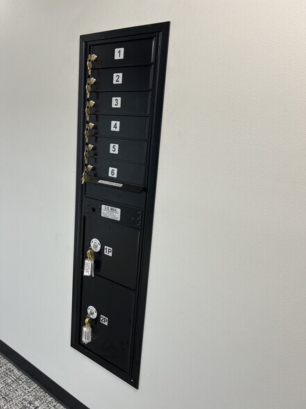 More Photos Of 20902 Mack Ave, Grosse Pointe Office For Lease