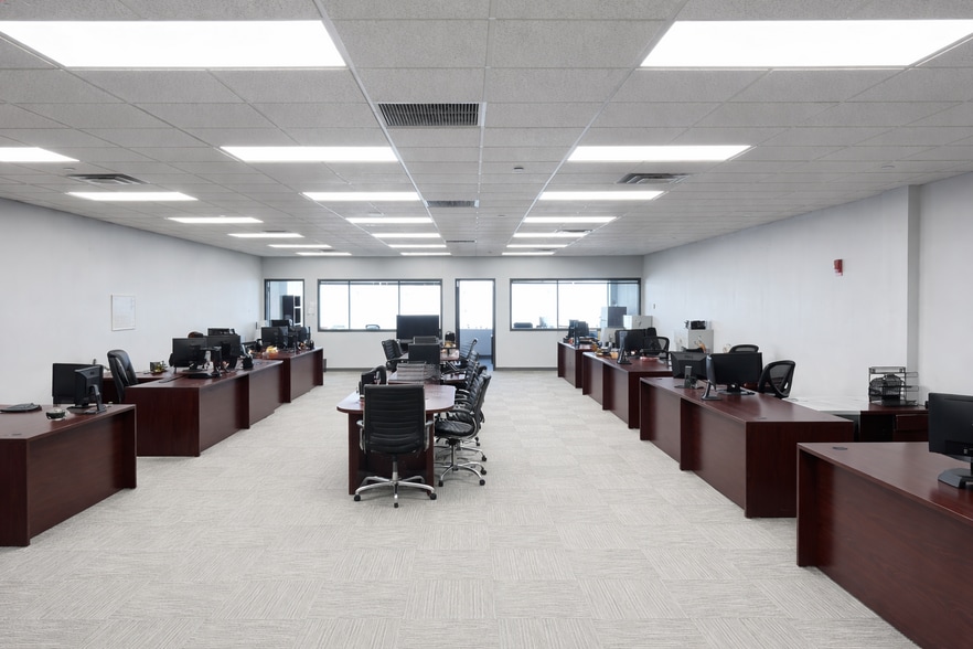 More Photos Of 230-59 International Airport Ctr Blvd, Springfield Gardens Light Distribution For Lease